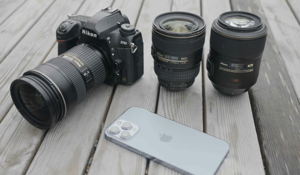 دوربین گوشی و DSLR